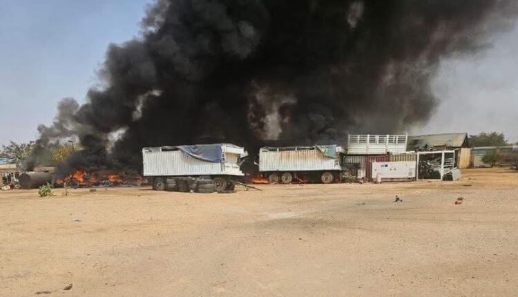 قصف مخازن الغذاء في الفاشر