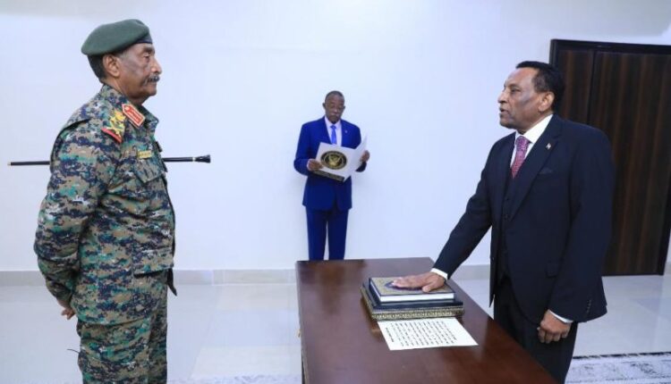 رئيس الوزراء كامل إدريس يؤدي القسم