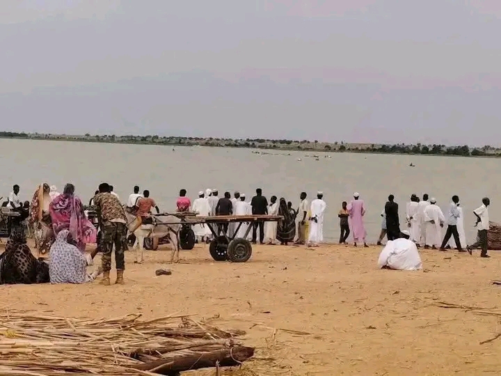 مأساة في الرهد أبودكنة.. غرق قارب يودي بحياة 16 شخصاً بينهم نساء وأطفال
